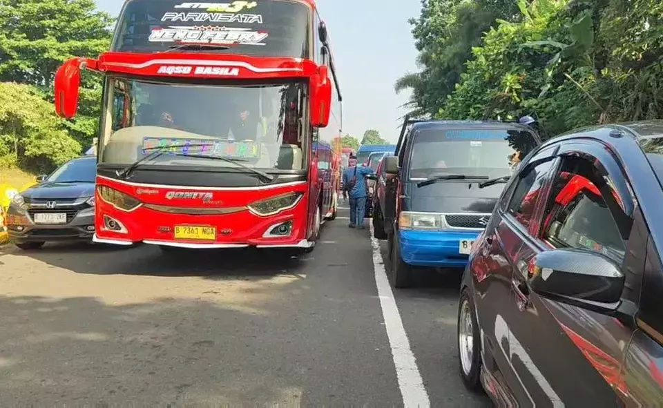Antrean Kendaraan Menuju Puncak Baru 1 Km, Sistem Satu Arah Belum Dijalankan