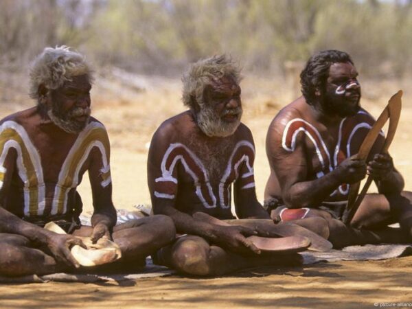 Suku Aborigin: Penduduk Asli Australia yang Kaya Budaya