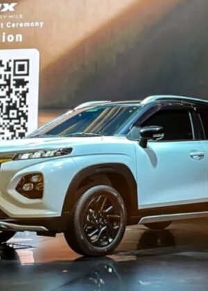 Suzuki Fronx Resmi Diluncurkan, Tantang Toyota Raize dan Daihatsu Rocky di Segmen SUV Ringkas