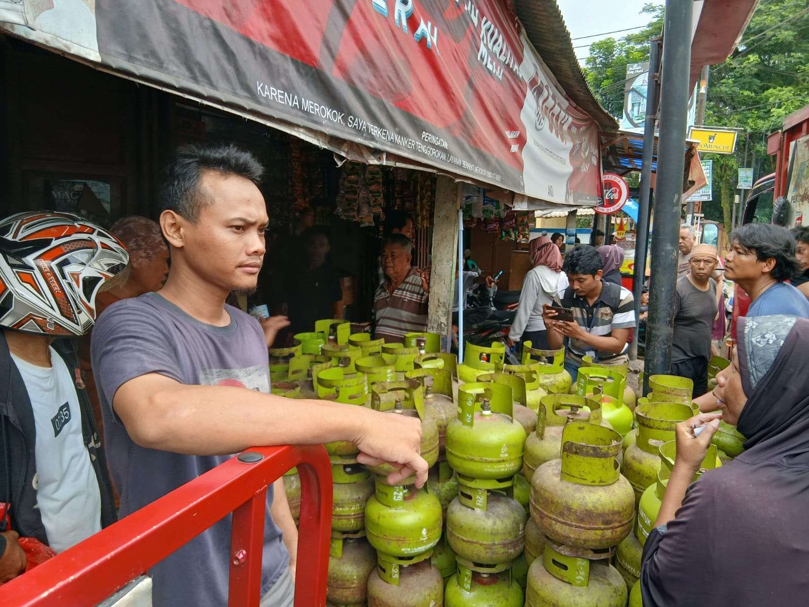 Pejabat Dinsos Kabupaten Tangerang Diduga Dalangi Praktik Oplosan Gas 3 Kg