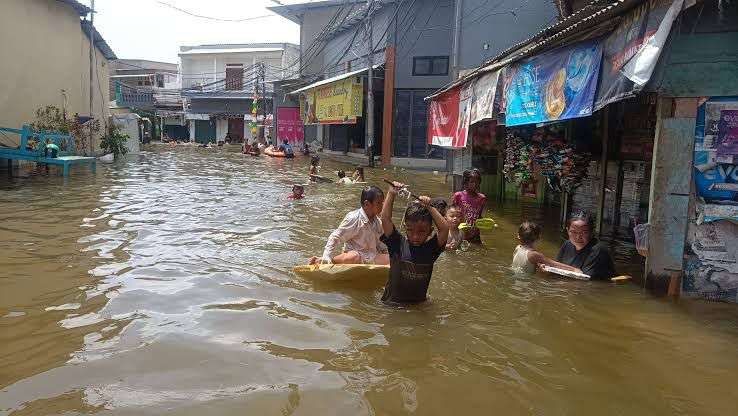 Warga Pesisir Jakarta Diimbau Waspada Banjir Rob Akibat Fenomena Supermoon