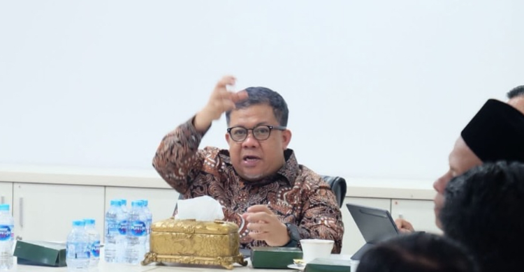 Fahri Hamzah Minta Maaf Setelah Video Naik Ojol Tanpa Helm Viral
