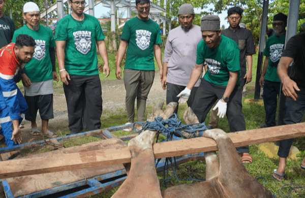 Rayakan Idul Adha 2025, Pekerja KPI Distribusikan 630 Hewan Kurban ke Komunitas Sekitar Kilang
