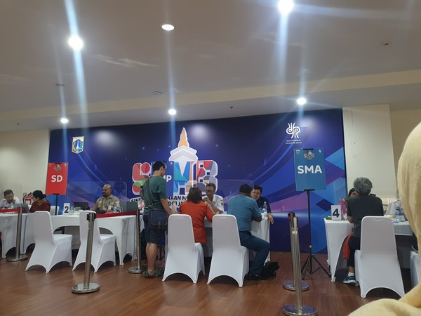 Sistem PPDB DKI Bermasalah, Verifikasi KK Jadi Sumber Keluhan Warga