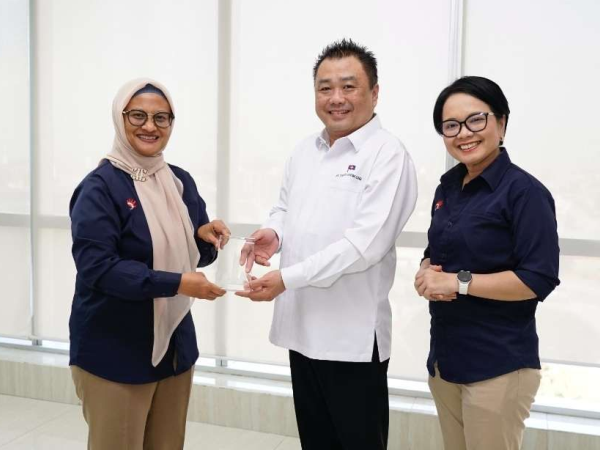 Perkuat Layanan Digital, Telkom Kunjungi Pelanggan dan Tinjau Infrastruktur di Surabaya