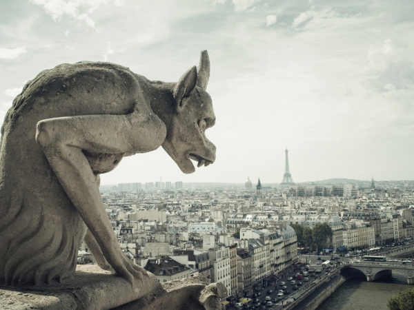 Gargoyle: Antara Arsitektur, Simbolisme, dan Legenda