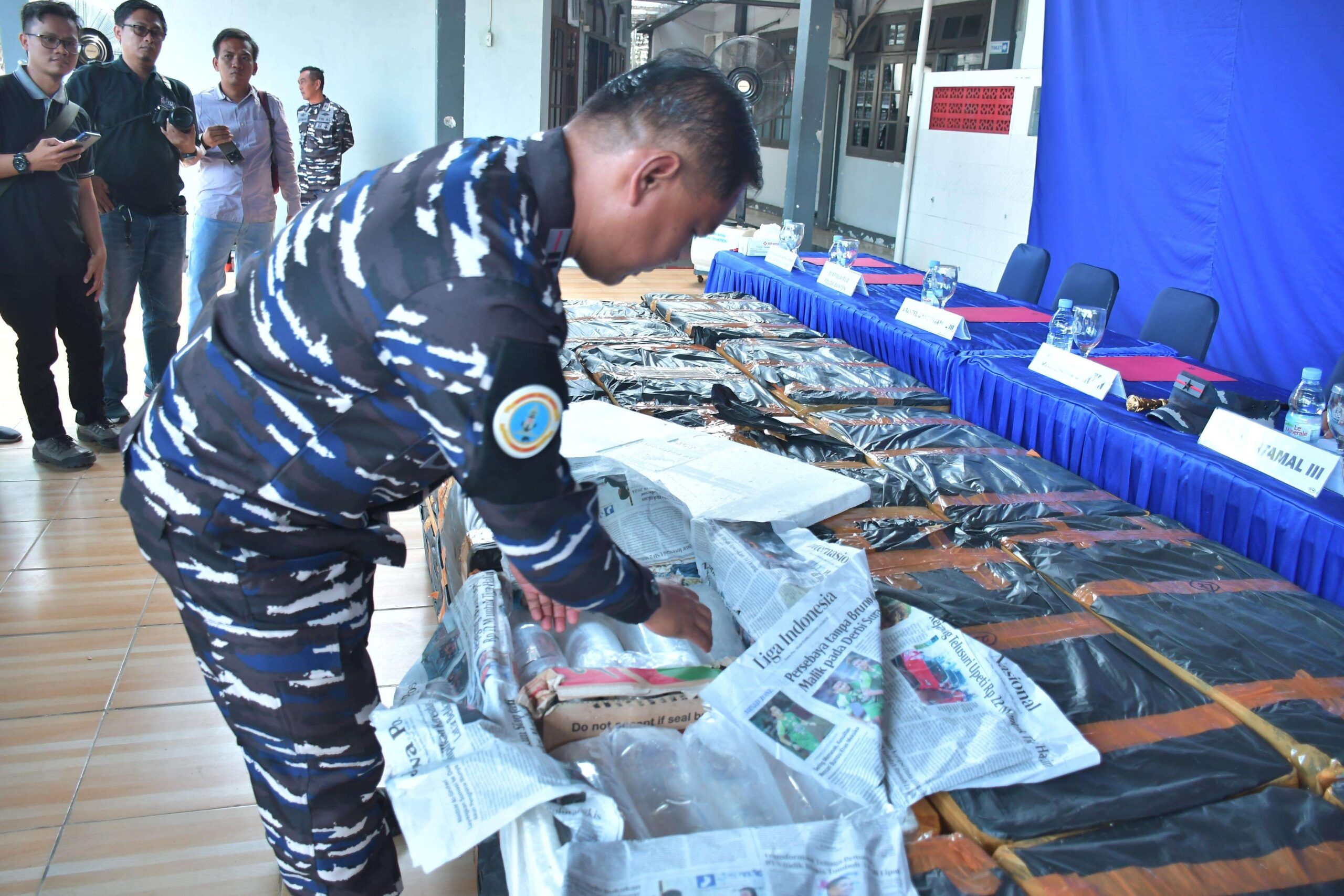 TNI AL Gagalkan Penyelundupan Hampir 200 Ribu Benih Lobster di Merak