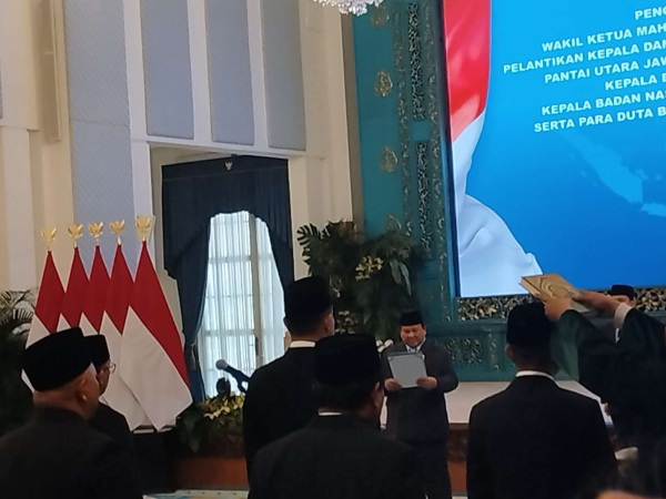 Presiden Prabowo Lantik Sejumlah Pejabat dan Dubes di Istana Negara