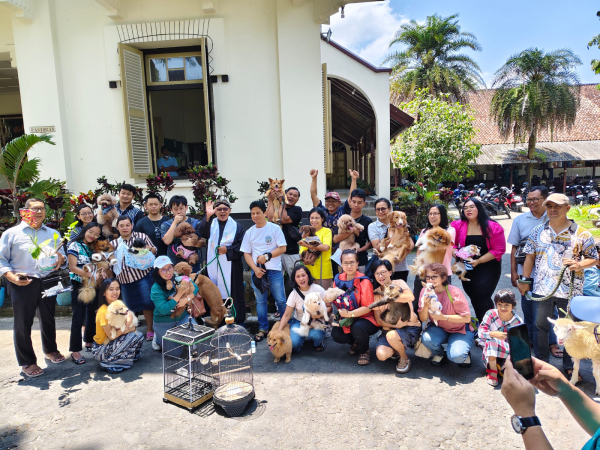 Wujud Cinta Alam, Gereja Katolik Muntilan Adakan Pemberkatan Hewan dan Tanaman