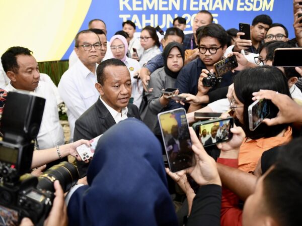 Bahlil Sebut Bauran EBT Listrik Melebihi Sasaran RUKN